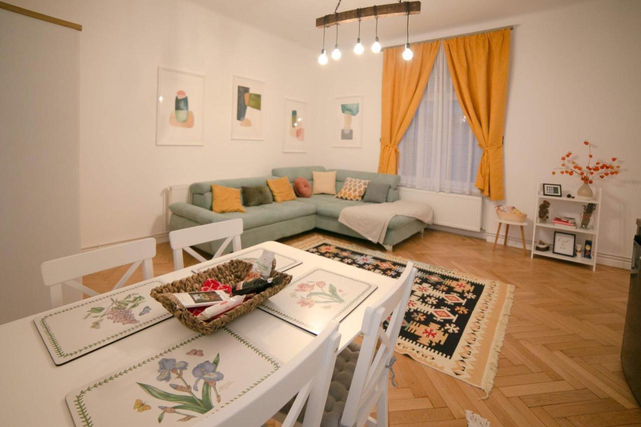 Jasmine Serenity Apartment - Central, Behind Black Church Brašov Exteriér fotografie