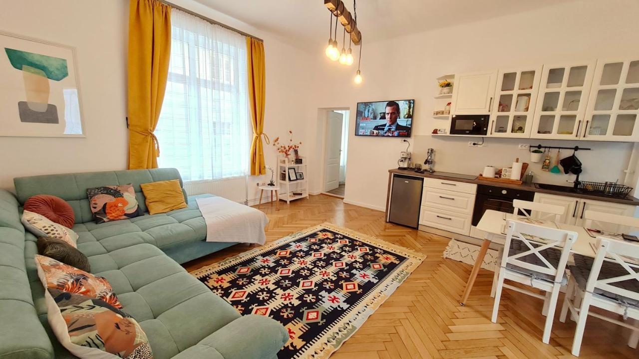Jasmine Serenity Apartment - Central, Behind Black Church Brašov Exteriér fotografie